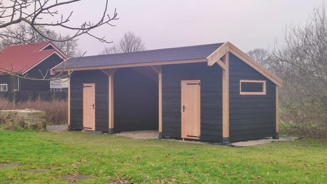 Kapschuur met berging – Madison