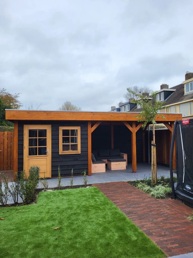 Berging met Overkapping – Outback Douglas